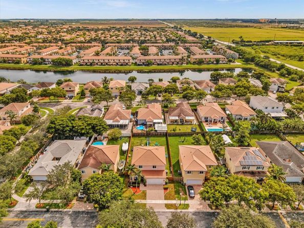 625 SE 30th Ter, Homestead FL 33033