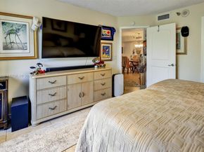 3500 Mystic Pointe Dr 302, Aventura FL 33180