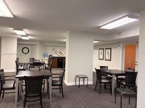 3500 Mystic Pointe Dr 302, Aventura FL 33180