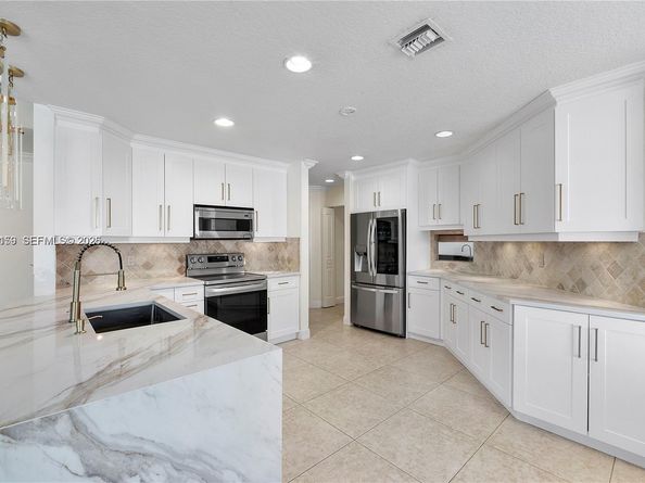 2900 NW 25th Way, Boca Raton FL 33434