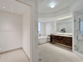 21200 The Point 403, Aventura FL 33180