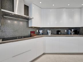 21200 The Point 403, Aventura FL 33180