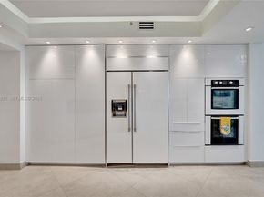 21200 The Point 403, Aventura FL 33180