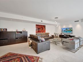 21200 The Point 403, Aventura FL 33180