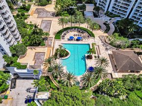 21200 The Point 403, Aventura FL 33180