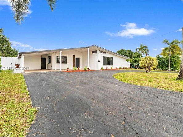 7731 Farragut St, Hollywood FL 33024