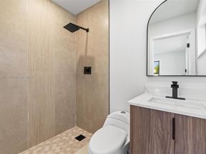 7731 Farragut St, Hollywood FL 33024