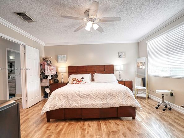 1039 NW 124th Ter, Sunrise FL 33323