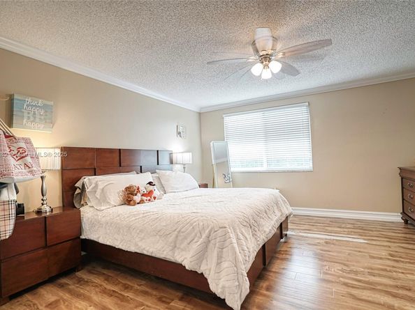 1039 NW 124th Ter, Sunrise FL 33323