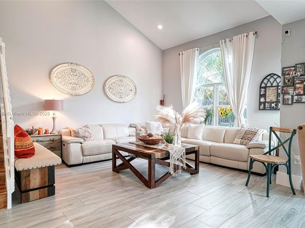 1039 NW 124th Ter, Sunrise FL 33323