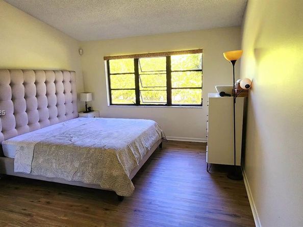 22310 Cameo Dr E, Boca Raton FL 33433