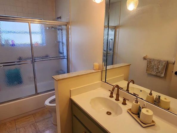 22310 Cameo Dr E, Boca Raton FL 33433