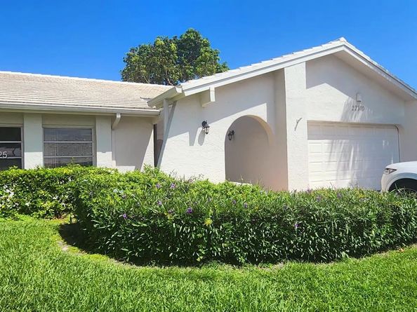 22310 Cameo Dr E, Boca Raton FL 33433
