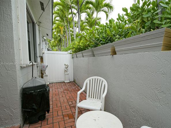 3542 SW 17 Street 2B, Miami FL 33145