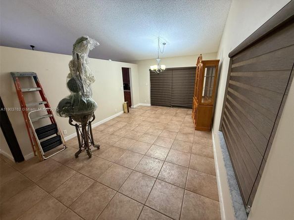 9422 SW 127th Ave, Miami FL 33186