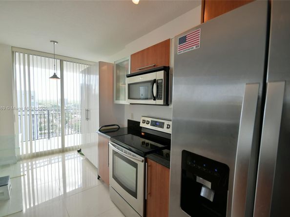 3232 SW 22nd Ter 1502, Miami FL 33145