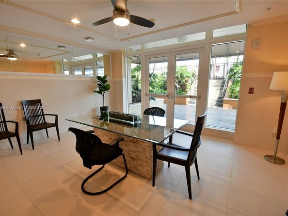 3232 SW 22nd Ter 1502, Miami FL 33145