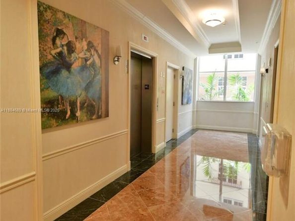 3232 SW 22nd Ter 1502, Miami FL 33145