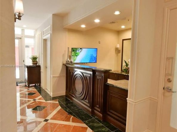 3232 SW 22nd Ter 1502, Miami FL 33145