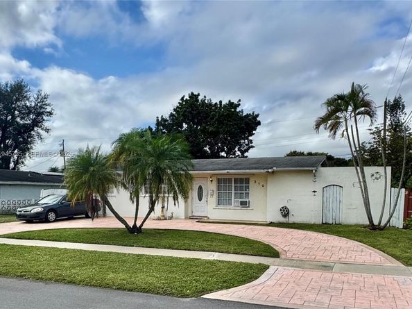 210 SW 65th Ave, Pembroke Pines FL 33023
