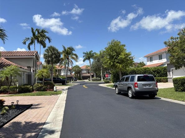 14737 SW 132nd Ct, Miami FL 33186