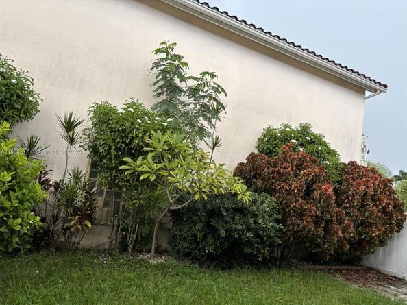 14737 SW 132nd Ct, Miami FL 33186