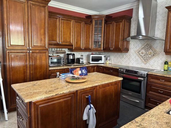 14737 SW 132nd Ct, Miami FL 33186