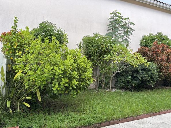 14737 SW 132nd Ct, Miami FL 33186
