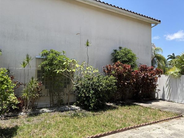 14737 SW 132nd Ct, Miami FL 33186