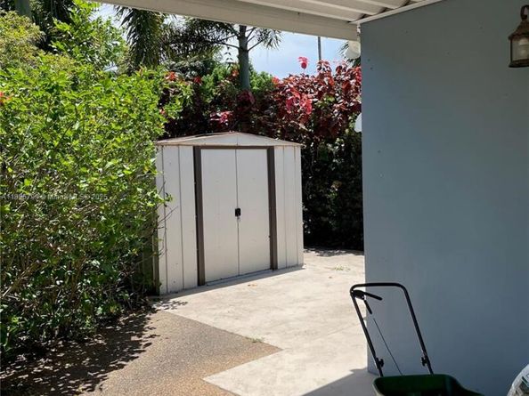 1413 NE 17th Way, Fort Lauderdale FL 33304