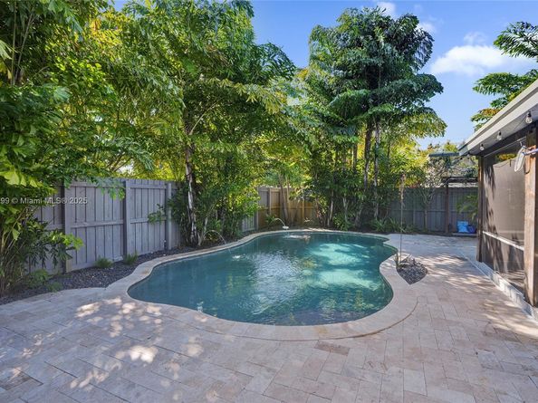 1413 NE 17th Way, Fort Lauderdale FL 33304