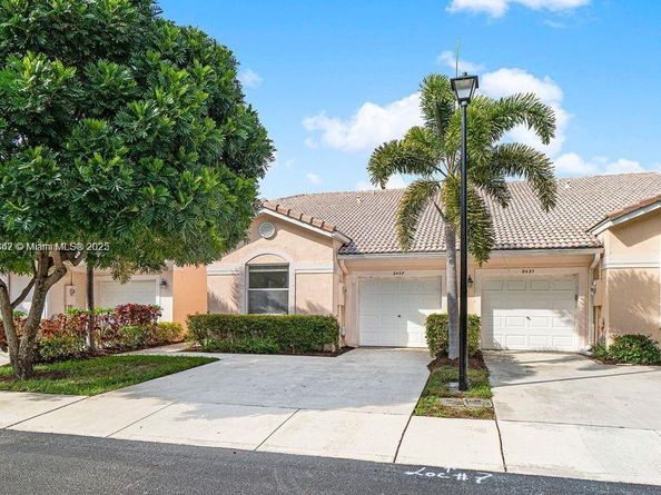 2437 S Coral Trace Cir, Delray Beach FL 33445