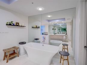 17111 Biscayne Blvd 410, North Miami Beach FL 33160