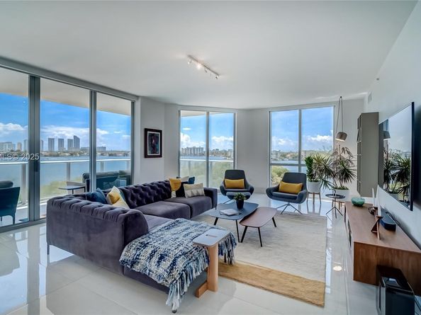 17111 Biscayne Blvd 410, North Miami Beach FL 33160