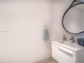 17111 Biscayne Blvd 410, North Miami Beach FL 33160