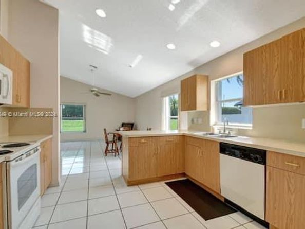 5127 Robino Cir, West Palm Beach FL 33417