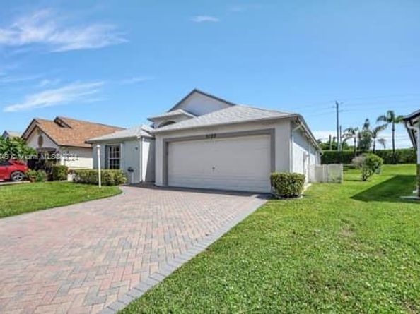 5127 Robino Cir, West Palm Beach FL 33417