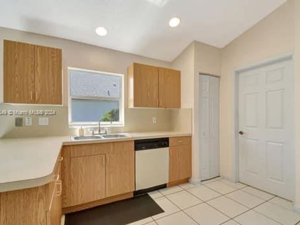 5127 Robino Cir, West Palm Beach FL 33417