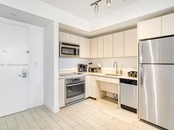 2602 E Hallandale Beach Blvd R2304, Hallandale Beach FL 33009