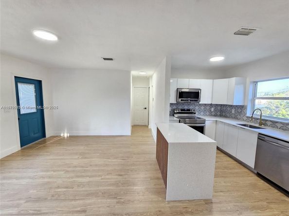 1117 W 26th Ct, Riviera Beach FL 33404