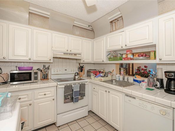 2850 Somerset Dr 308L, Lauderdale Lakes FL 33311