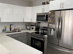 Undisclosed Address #A11941598, Hollywood FL 33024