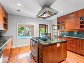 3310 Garden Ave, Miami Beach FL 33140