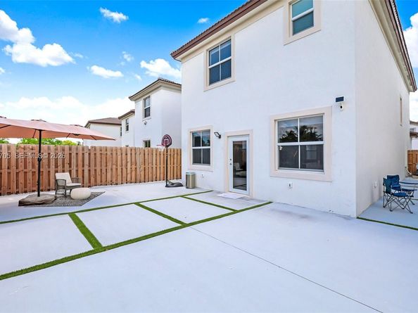 2369 NW 131st Cir, Miami FL 33167