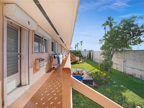 820 SW 11th Ave 18B, Hallandale Beach FL 33009