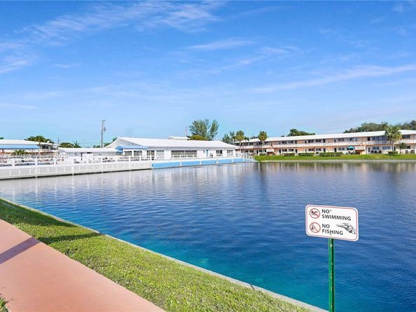 820 SW 11th Ave 18B, Hallandale Beach FL 33009