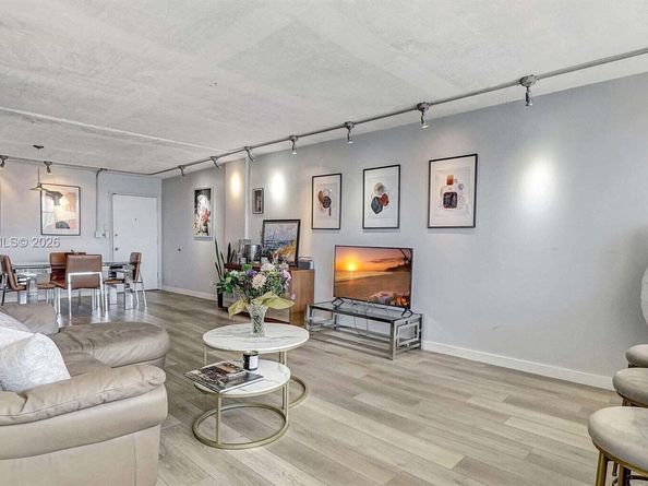 111 Golden Isles Dr G2, Hallandale Beach FL 33009