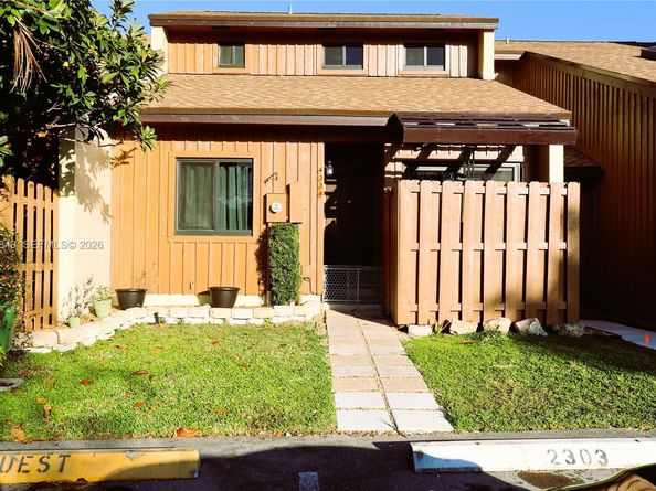 4224 SW 87th Ter, Cooper City FL 33328