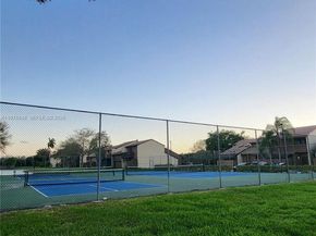 4224 SW 87th Ter, Cooper City FL 33328