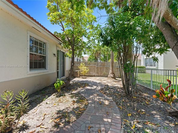 18739 SW 28th St, Miramar FL 33029